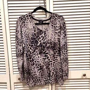 Apt. 9 Black and White Leopard Animal Print V-neck Sweater Size L